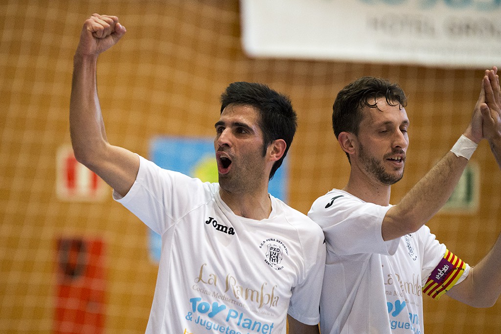 El equipo de Luis Coria lució su bíceps en un derbi vibrante.