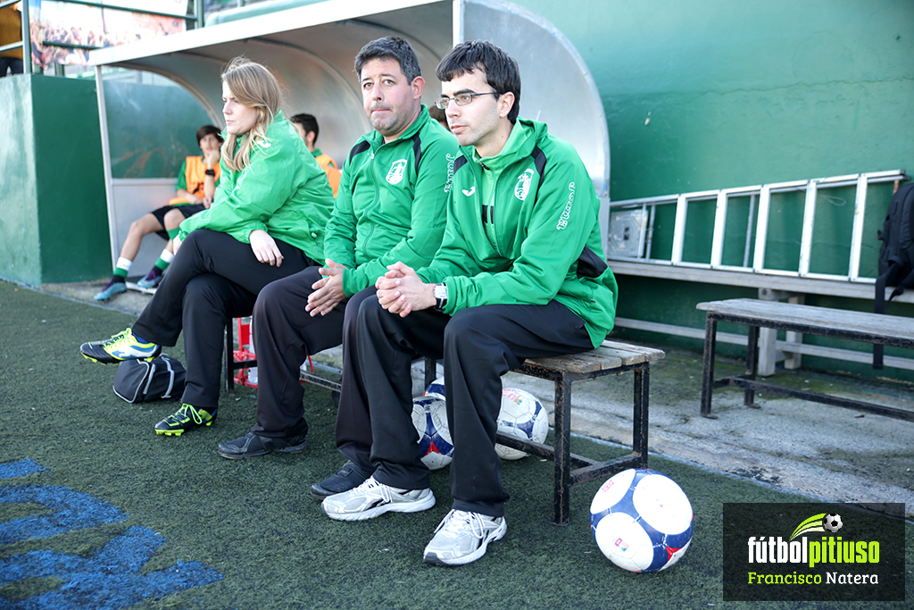 El entrenador del equipo verdinegro confía en sacar al Sant Jordi del pozo de la tabla,