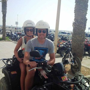 El belga Simon Mignolet y su mujer disfrutan de su estancia en Formentera.