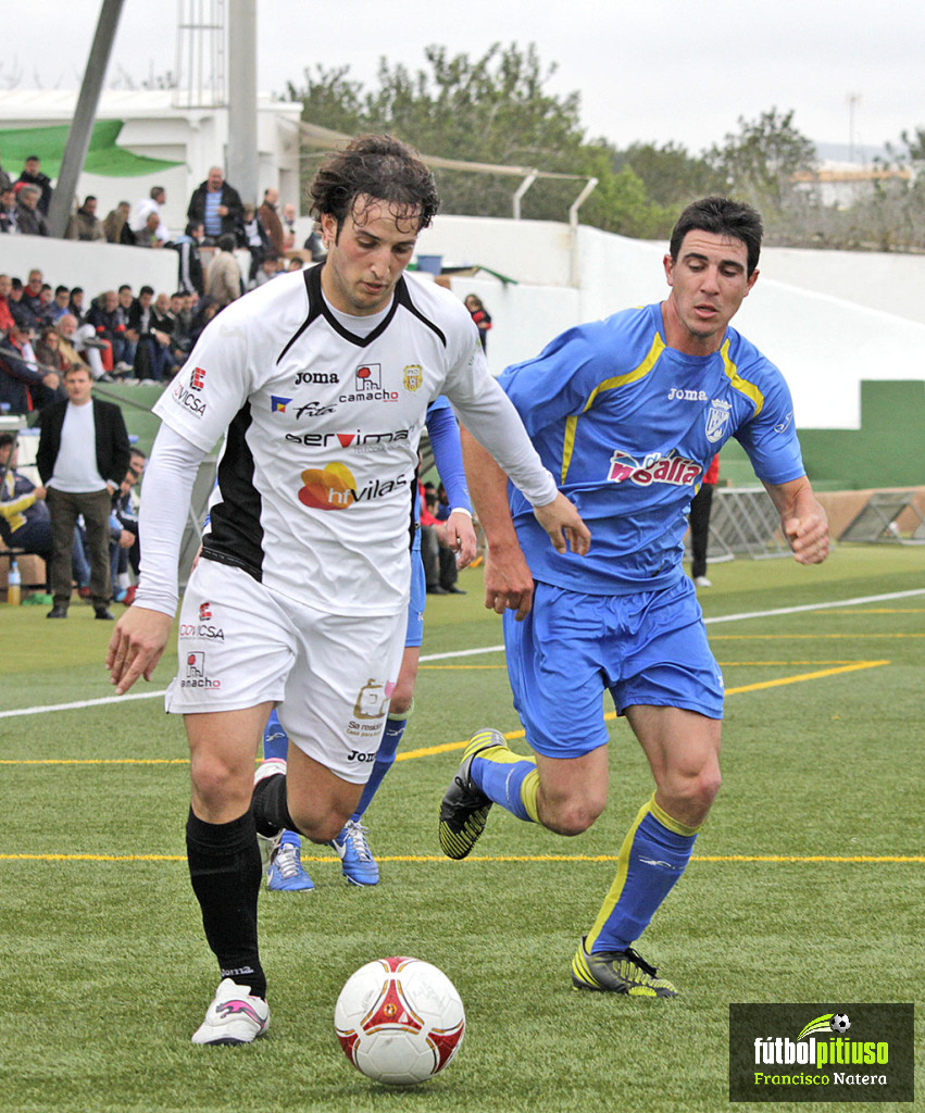 El goleador cántabro se marcha al Eldense de Segunda B.