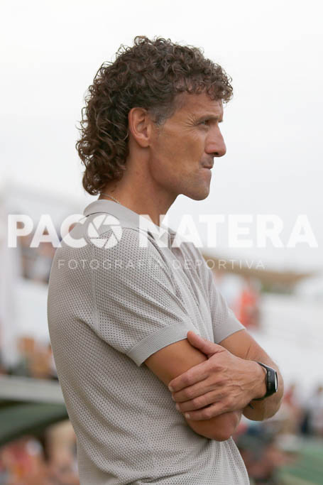El entrenador del Formentera, contento por el rendimiento de sus jugadores.