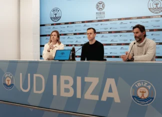 Diez años después, la UD Ibiza corre con su gente