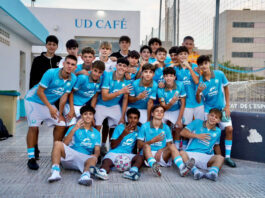 Los jugadores del UD Ibiza cadete posan tras vencer por 4-0 a la Peña Deportiva en Can Misses 2.